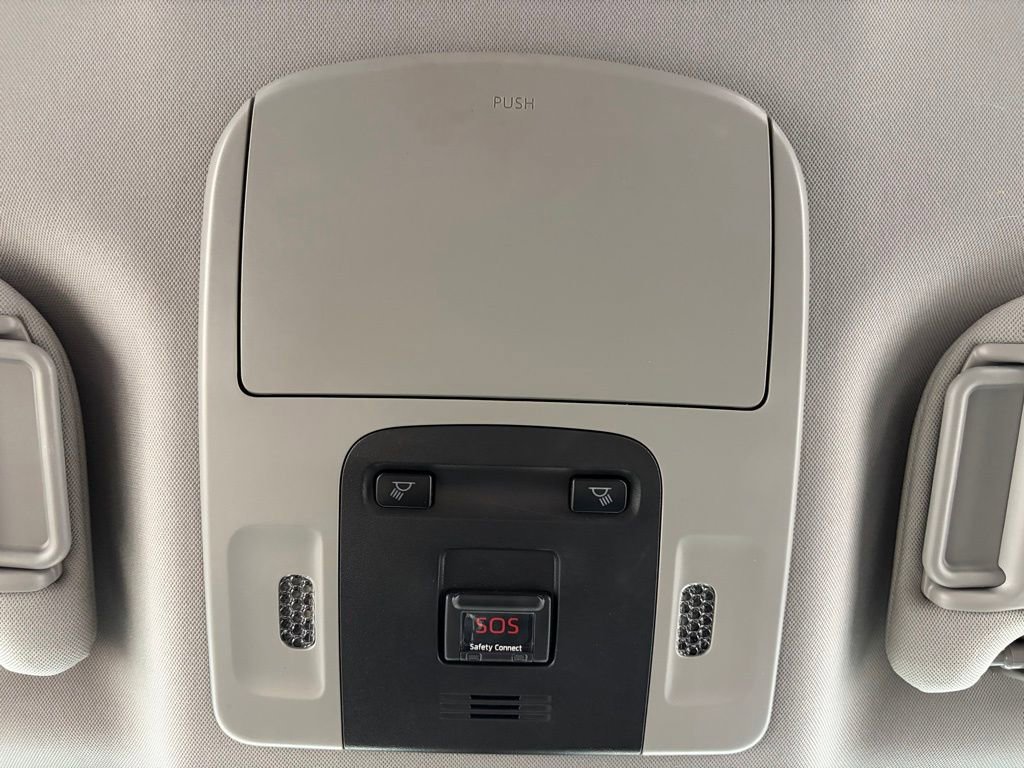 Used 2019 Toyota Camry LE FWD image 27