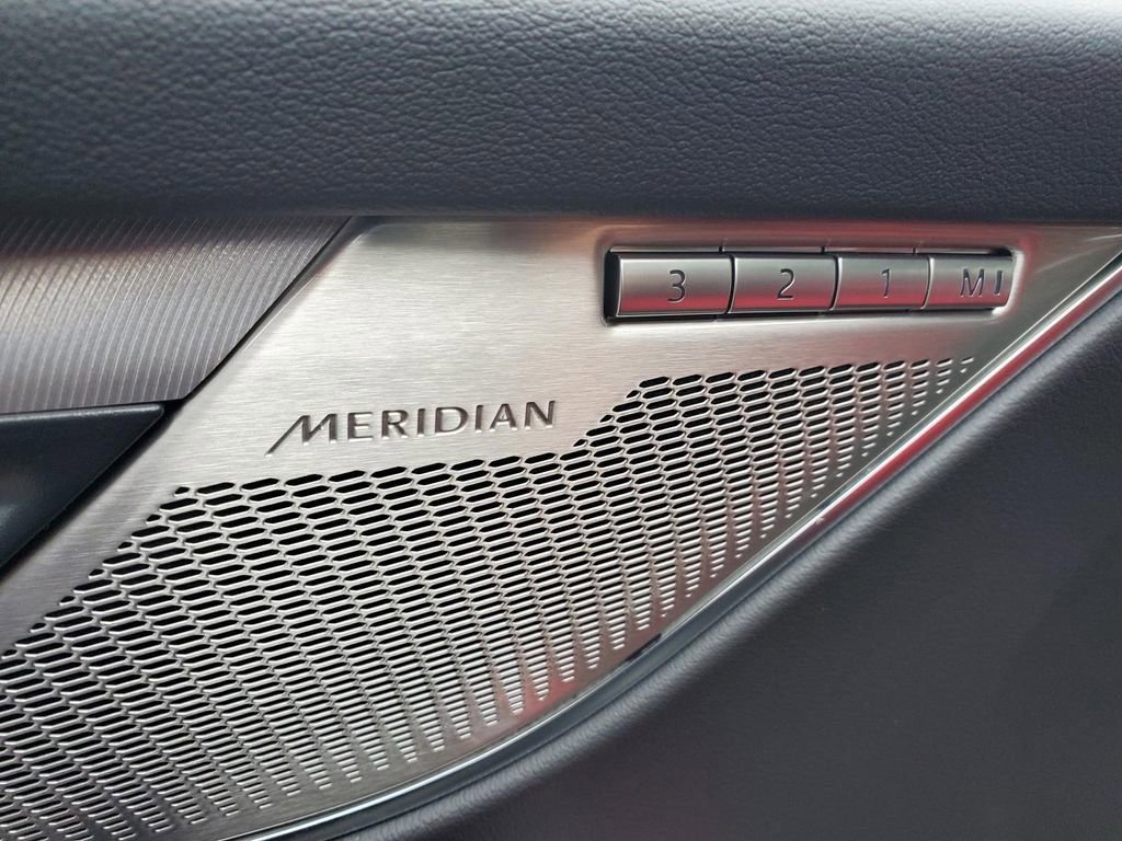 Used 2024 Jaguar F-PACE R-Dynamic S image 17