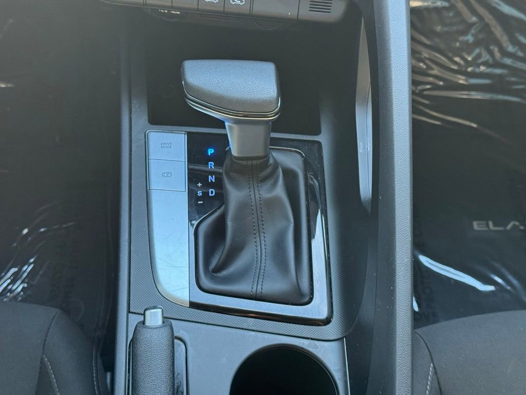 Used 2022 Hyundai Elantra SEL image 29