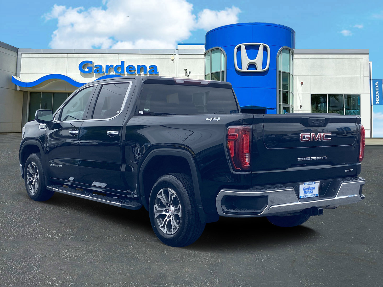 Used 2024 GMC Sierra 1500 SLT image 4