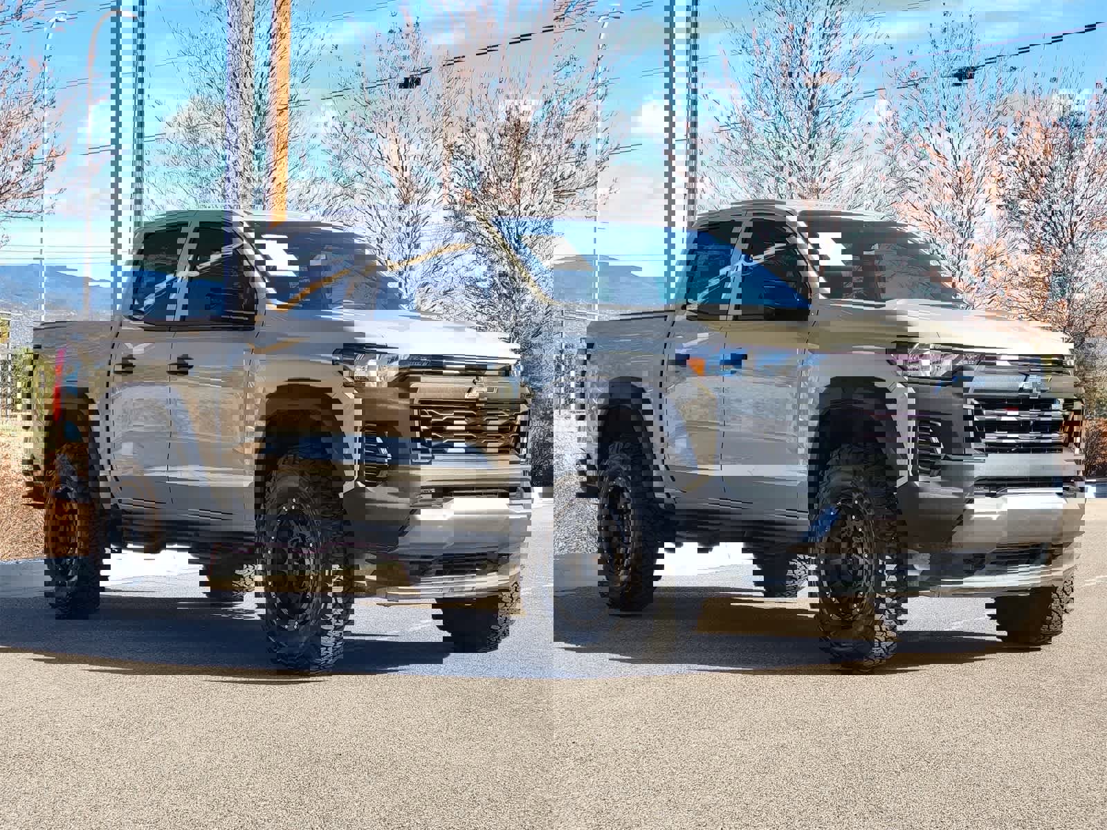 Used 2024 Chevrolet Colorado Trail Boss w/ Technology Package image 3