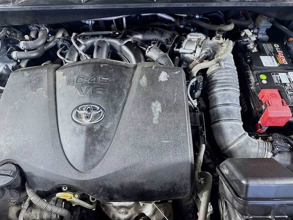 Used 2020 Toyota Highlander XLE FWD image 40