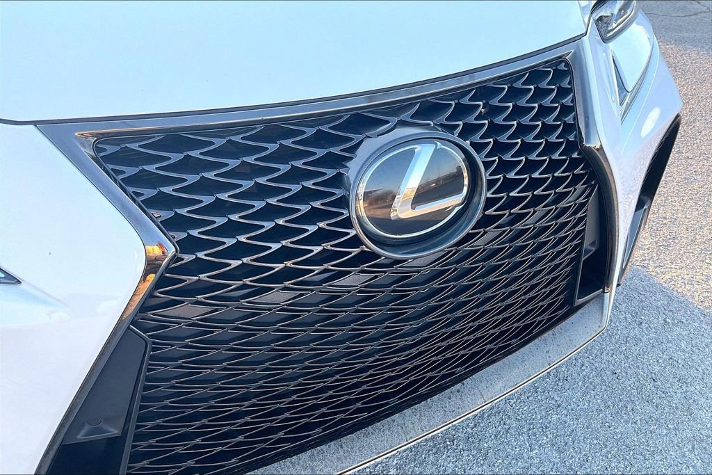 Used 2019 Lexus IS 300 image 32