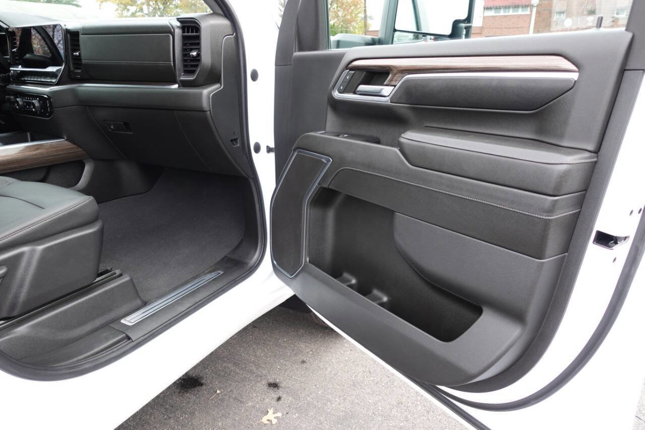 Used 2024 Chevrolet Silverado 2500 LT w/ All Star Edition image 36