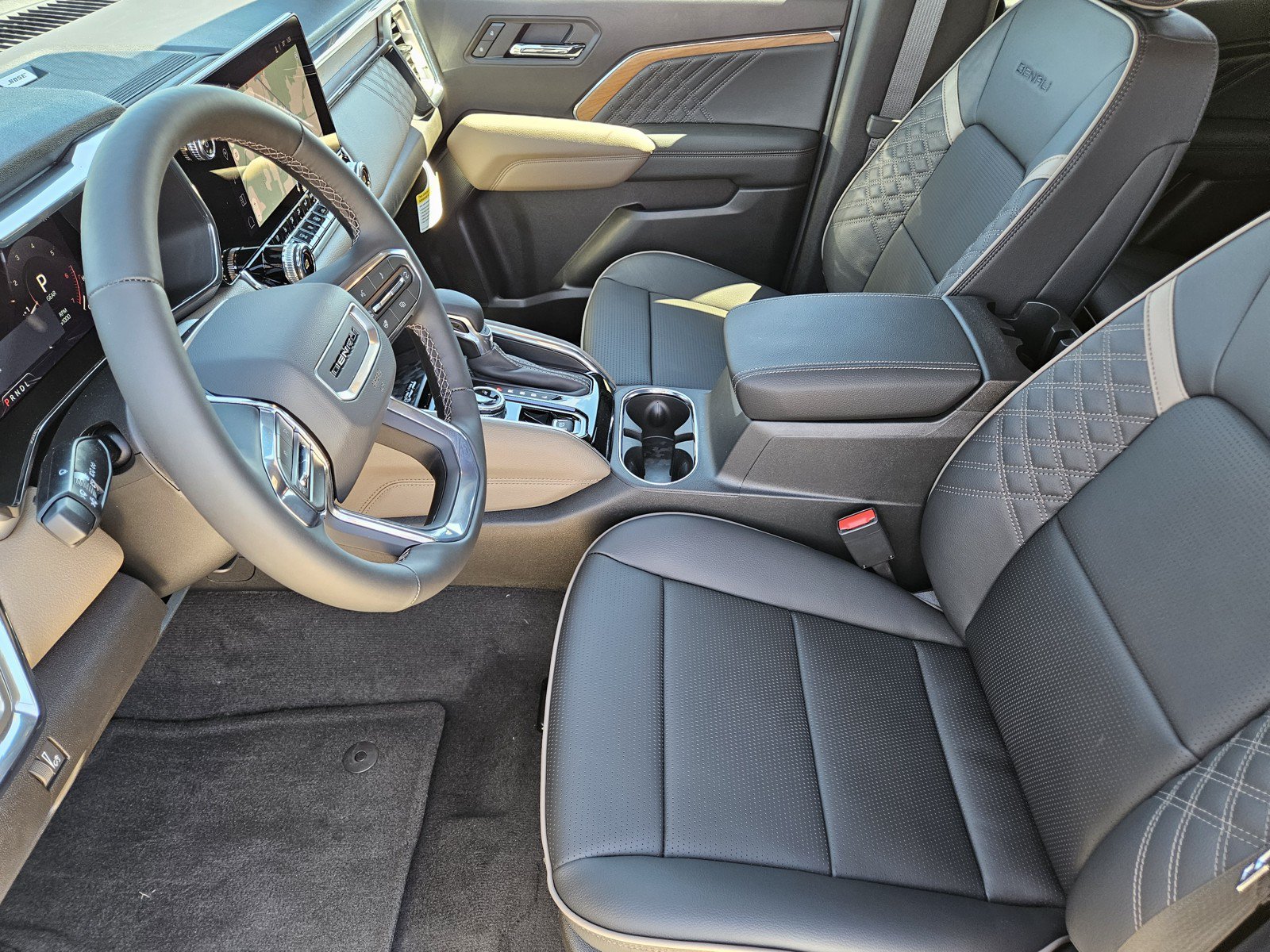 New 2026 GMC Canyon Denali AWD/4WD image 9