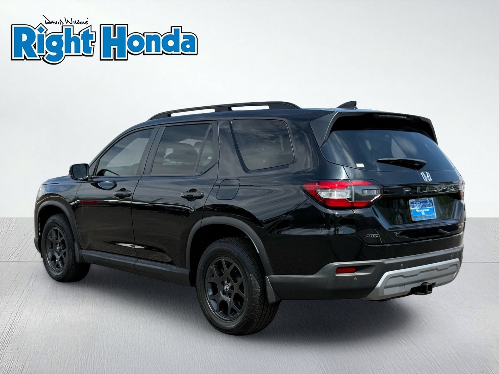 Certified 2023 Honda Pilot TrailSport image 5