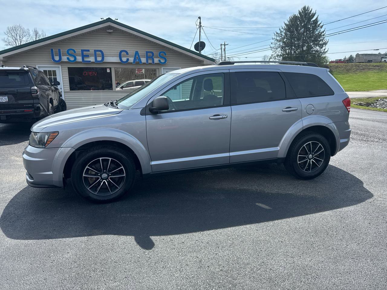 Used 2017 Dodge Journey SE w/ Flexible Seating Group image 3