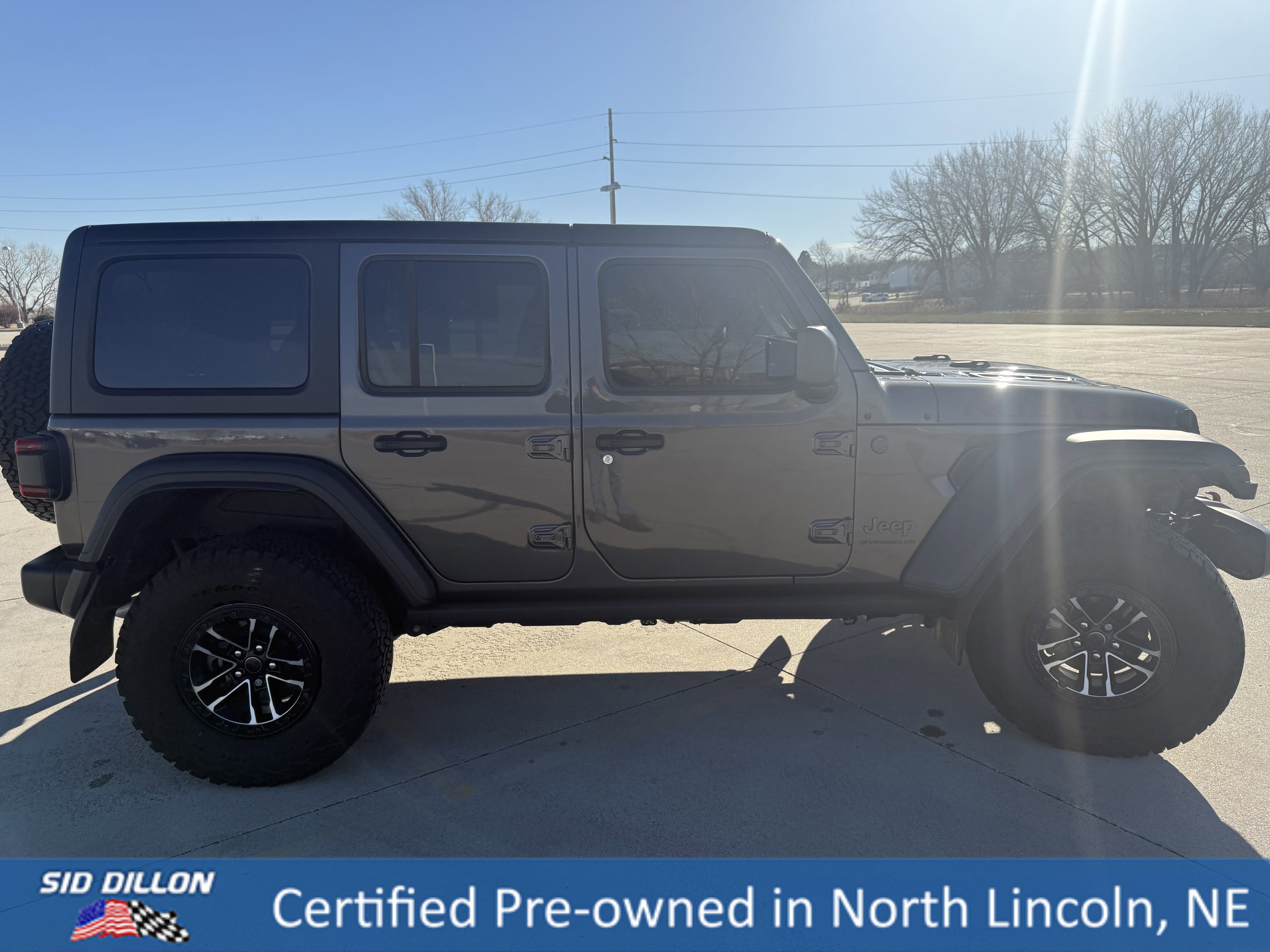 Used 2025 Jeep Wrangler Unlimited Rubicon w/ XTREMEE 35" Tire Package image 3