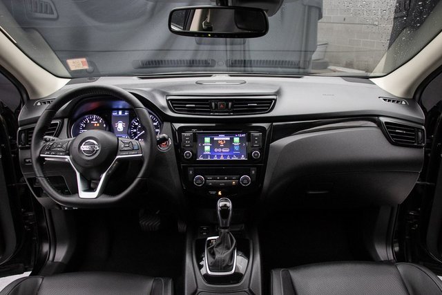 Used 2022 Nissan Rogue Sport SL w/ Premium Package image 21