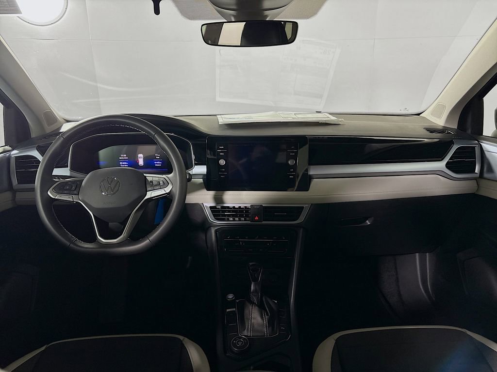 New 2025 Volkswagen Taos SE image 12