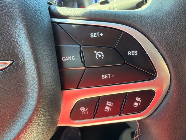 Used 2024 Chrysler Pacifica Touring-L FWD image 16