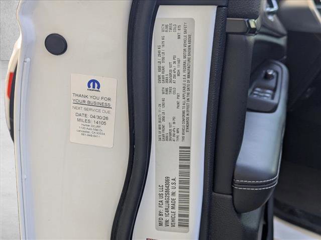 Used 2025 Jeep Grand Cherokee L Altitude RWD image 24