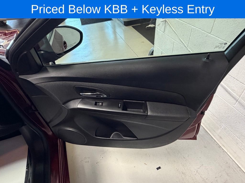 Used 2016 Chevrolet Cruze LT FWD image 17