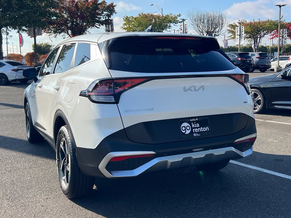 Used 2024 Kia Sportage LX AWD/4WD image 7