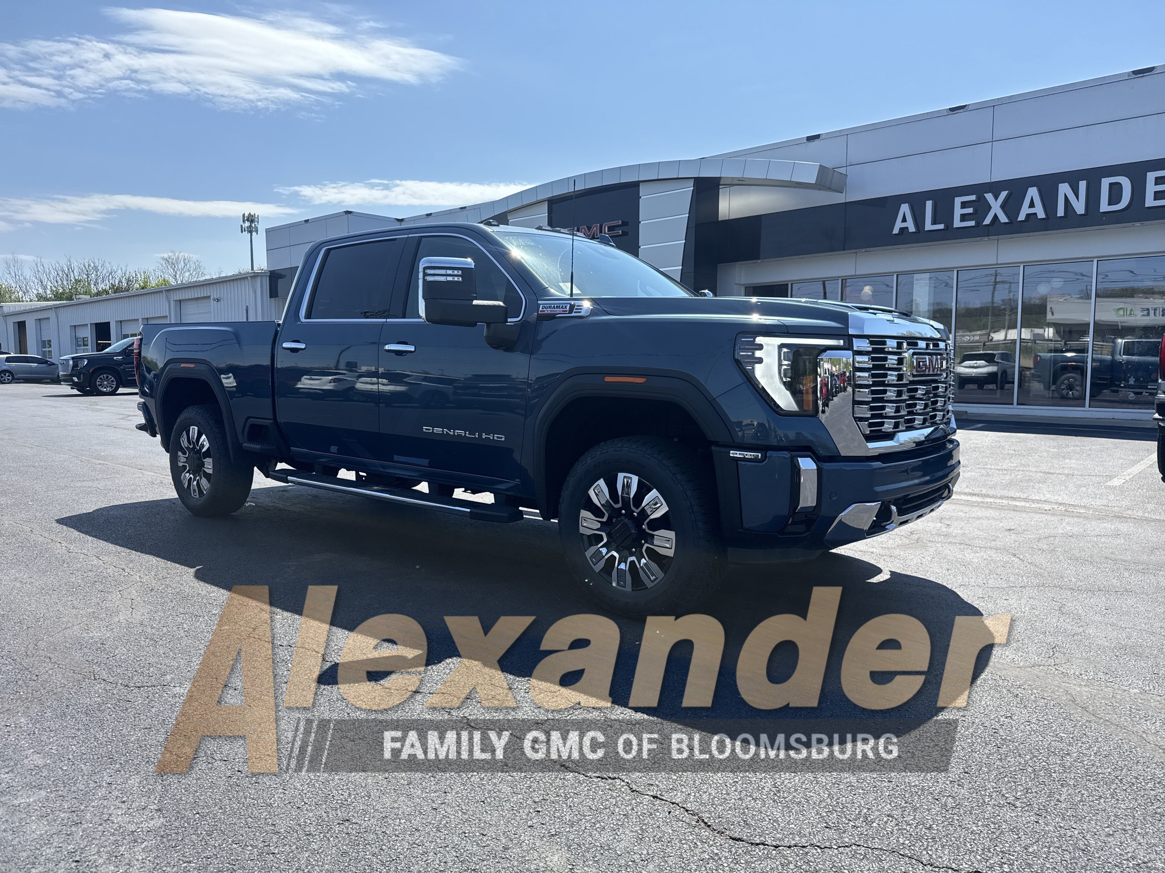 New 2026 GMC Sierra 2500 Denali w/ Denali Reserve Package AWD/4WD image 1