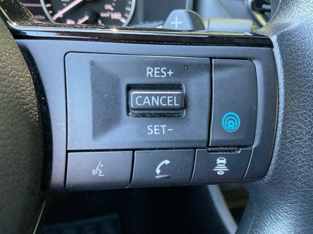 Used 2023 Nissan Rogue SV AWD/4WD image 34