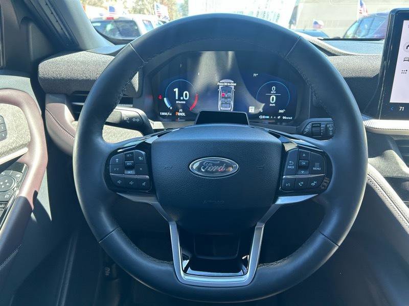 Used 2025 Ford Explorer Platinum w/ Ultimate Package image 9