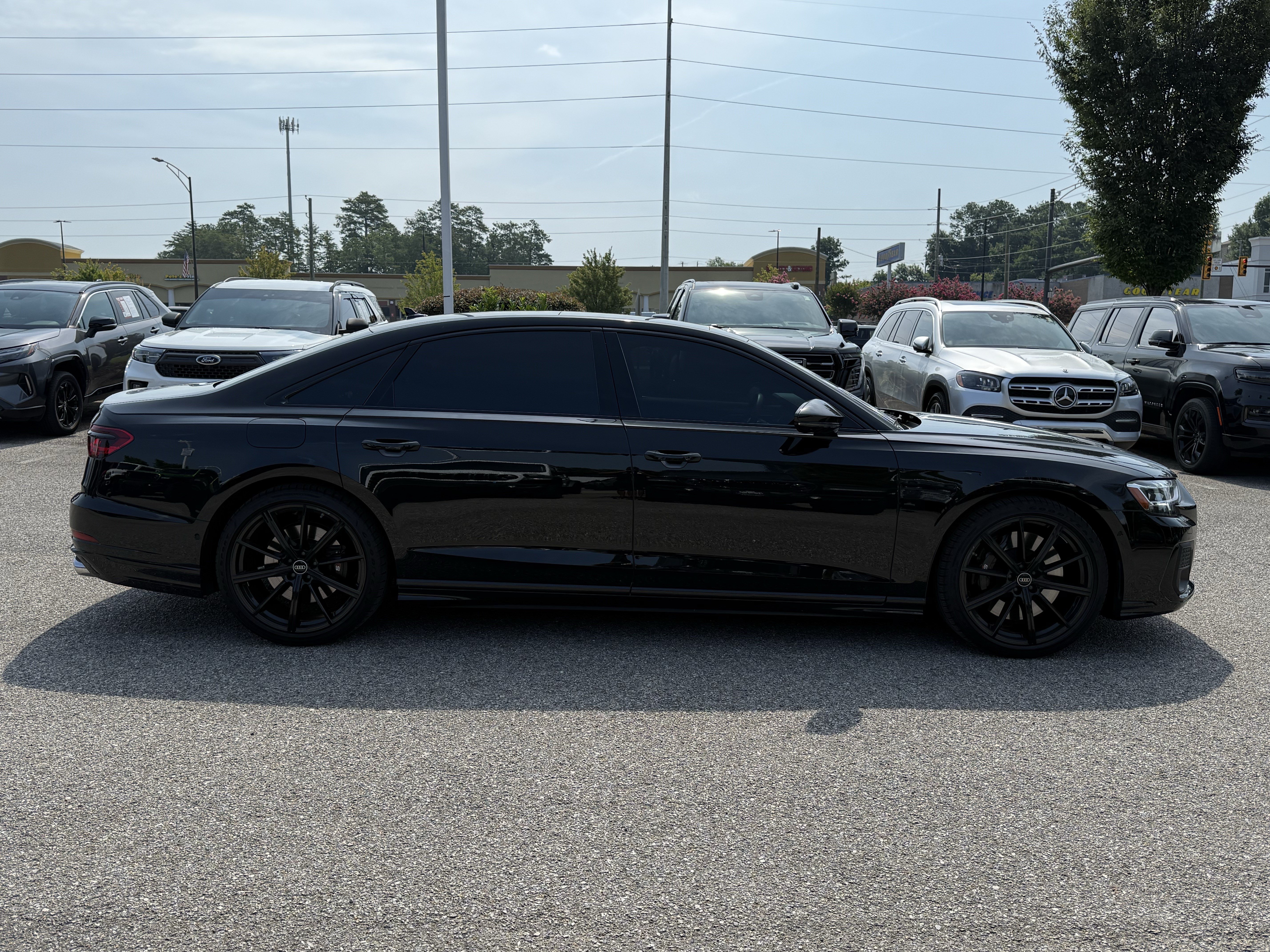 Used 2024 Audi S8 AWD/4WD image 11