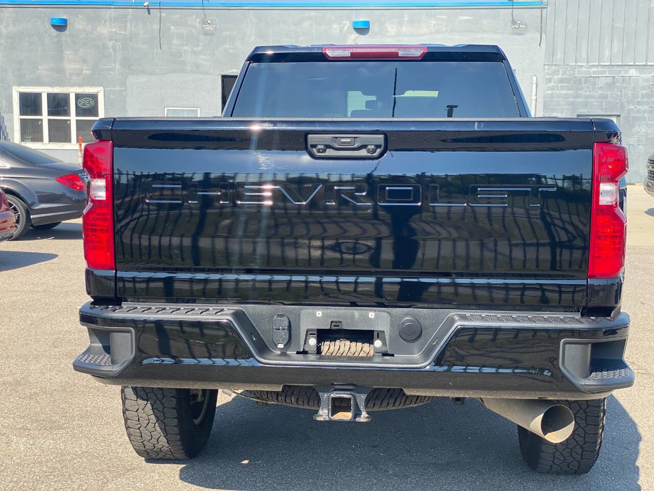 Used 2023 Chevrolet Silverado 2500 Custom w/ Custom Value Package image 6