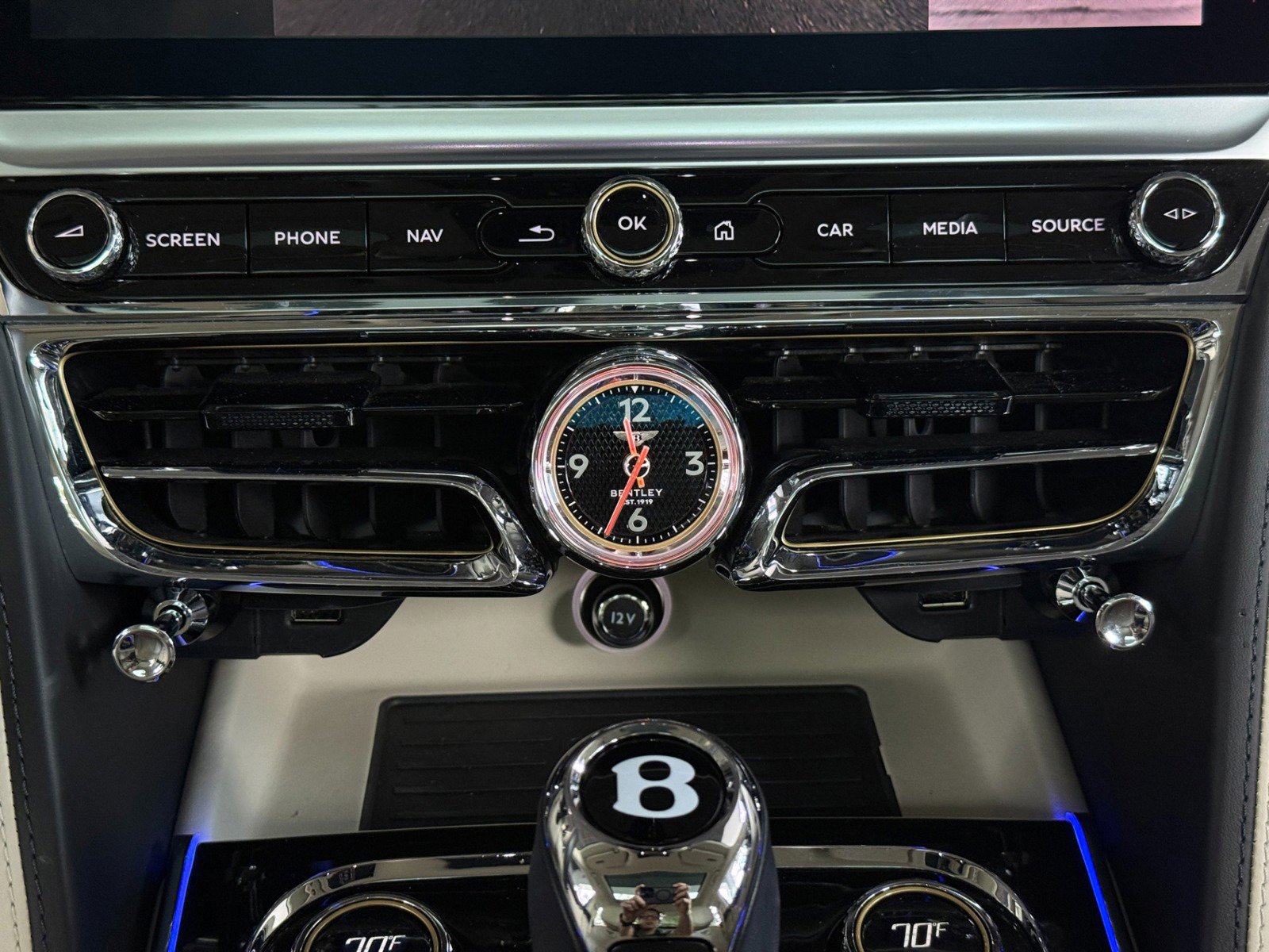 Used 2022 Bentley Flying Spur W12 image 36