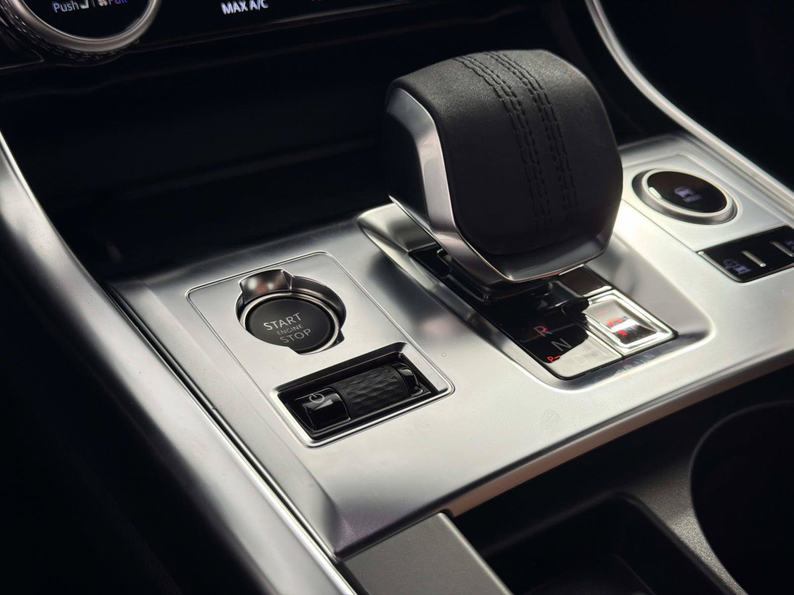 Certified 2024 Jaguar XF R-Dynamic SE AWD/4WD image 24