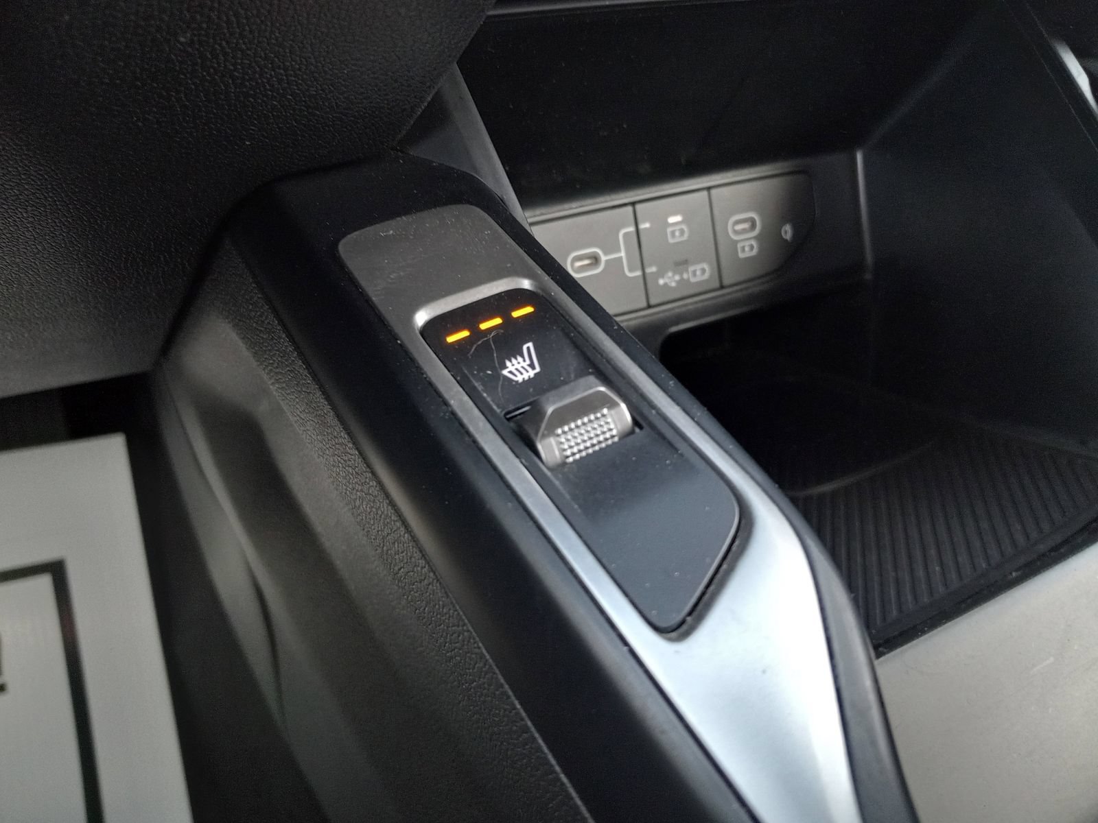 Used 2024 Kia Sorento S FWD image 24