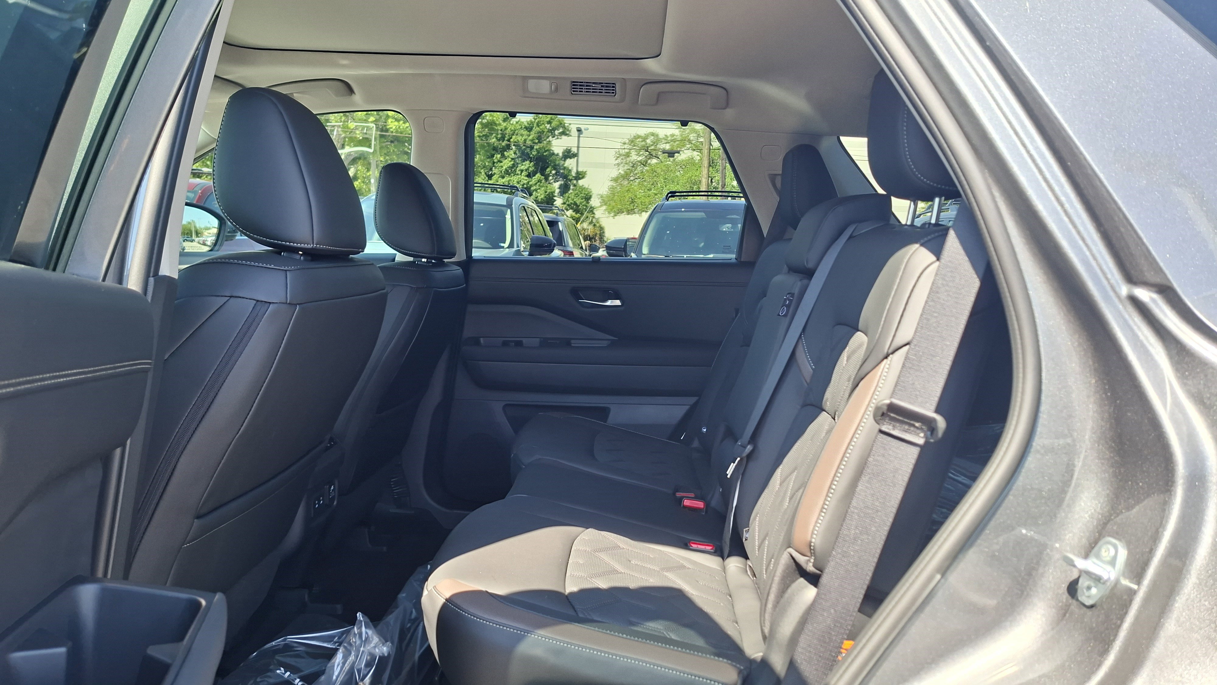 New 2026 Nissan Pathfinder Platinum image 15