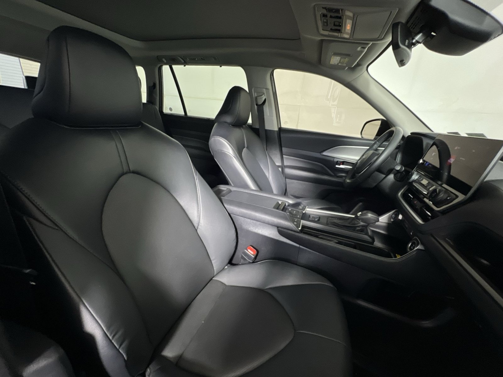Used 2024 Toyota Grand Highlander AWD image 27
