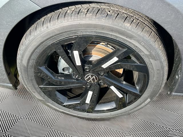 New 2026 Volkswagen Jetta SE FWD image 30