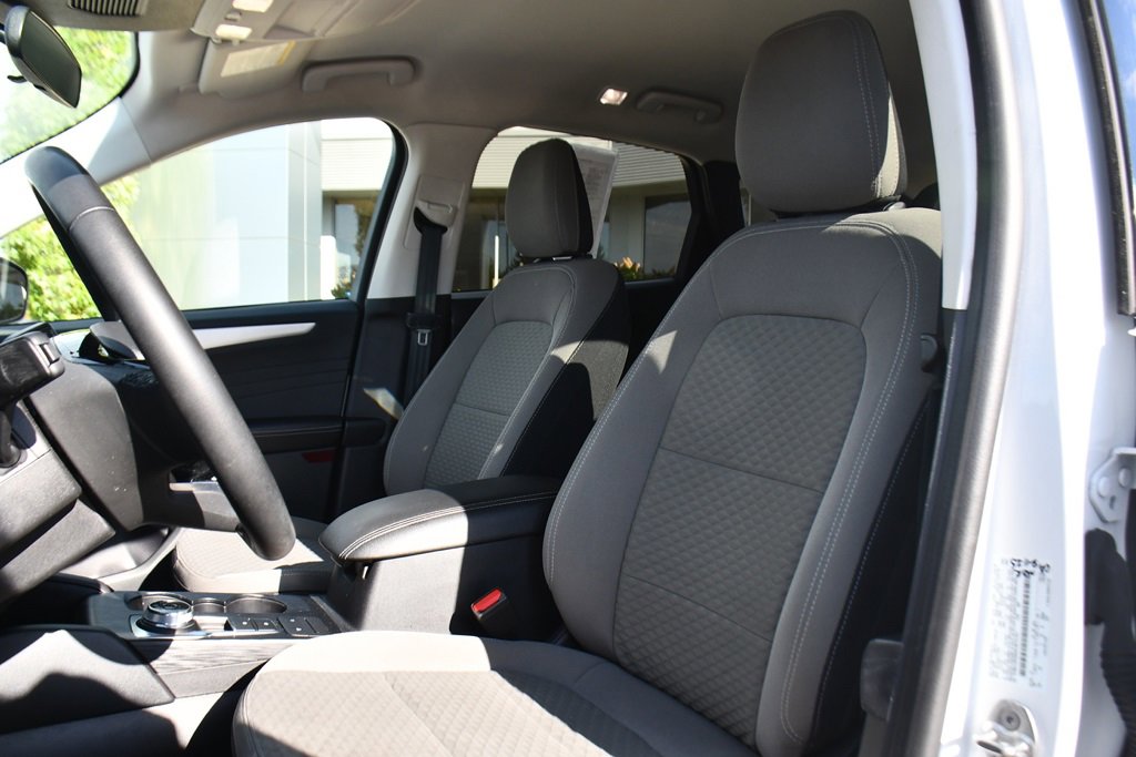 Used 2022 Ford Escape SE w/ Cold Weather Package image 13