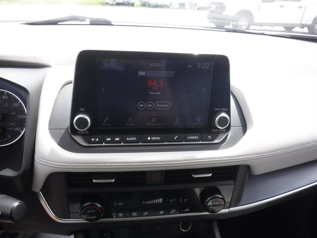 Used 2024 Nissan Rogue SV AWD/4WD image 18