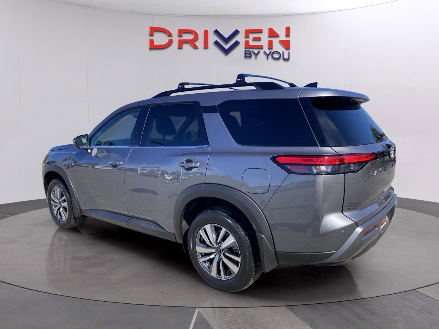 New 2026 Nissan Pathfinder SL image 3