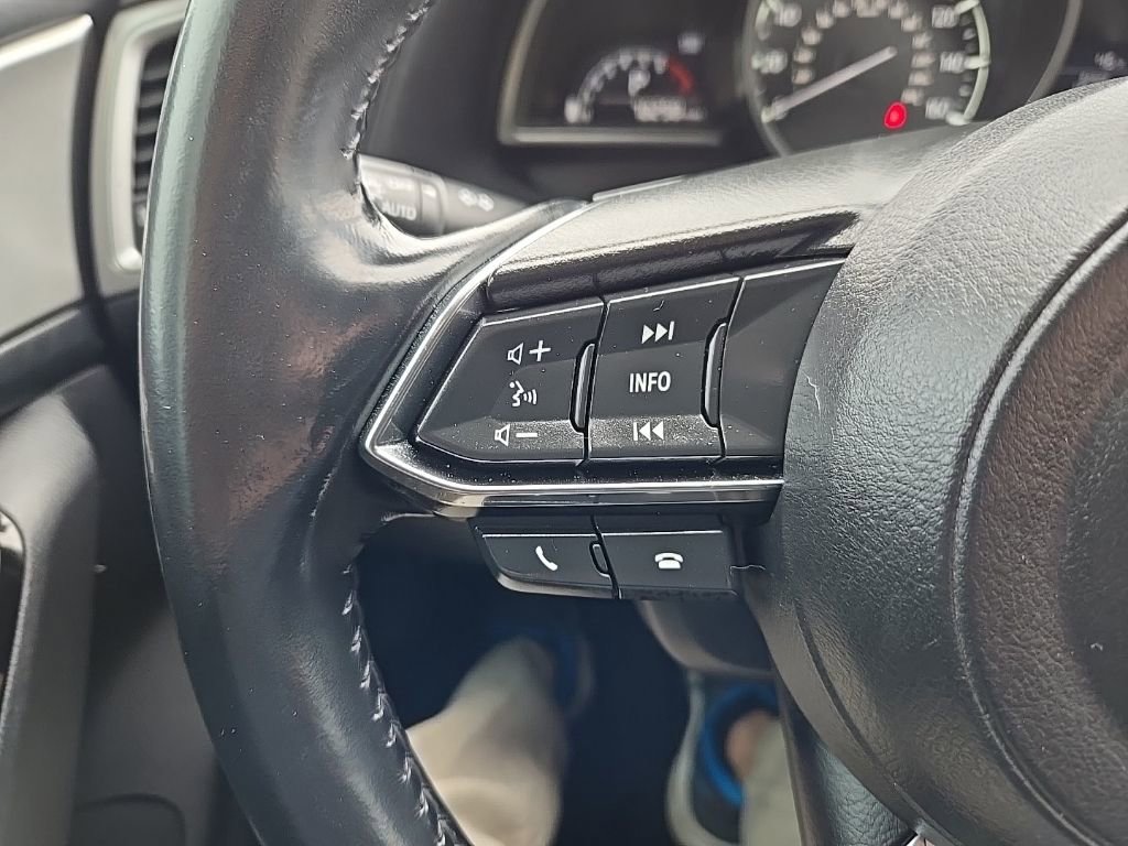 Used 2018 MAZDA MAZDA3 Touring image 16