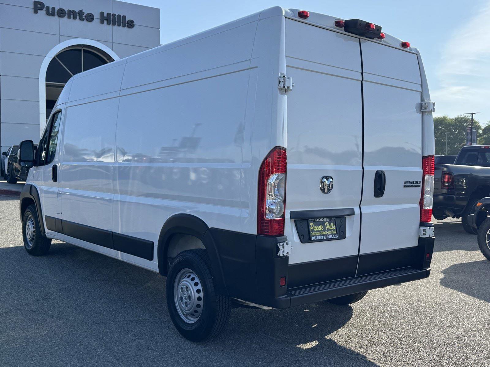 Used 2025 RAM ProMaster 2500 w/ Convenience Group image 4