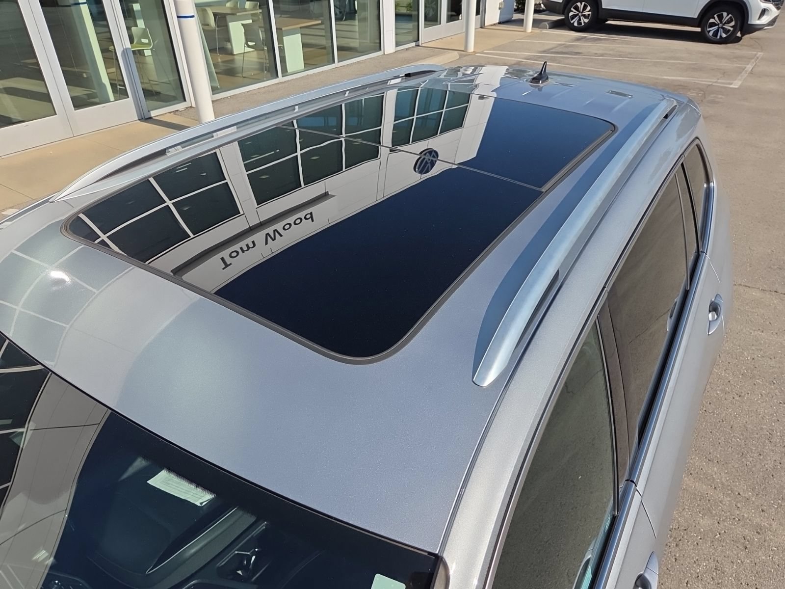 Used 2019 Volkswagen Tiguan SEL Premium R-Line AWD/4WD image 15