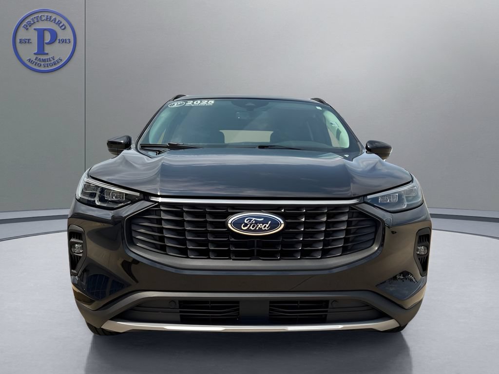 Used 2025 Ford Escape Platinum AWD/4WD image 2