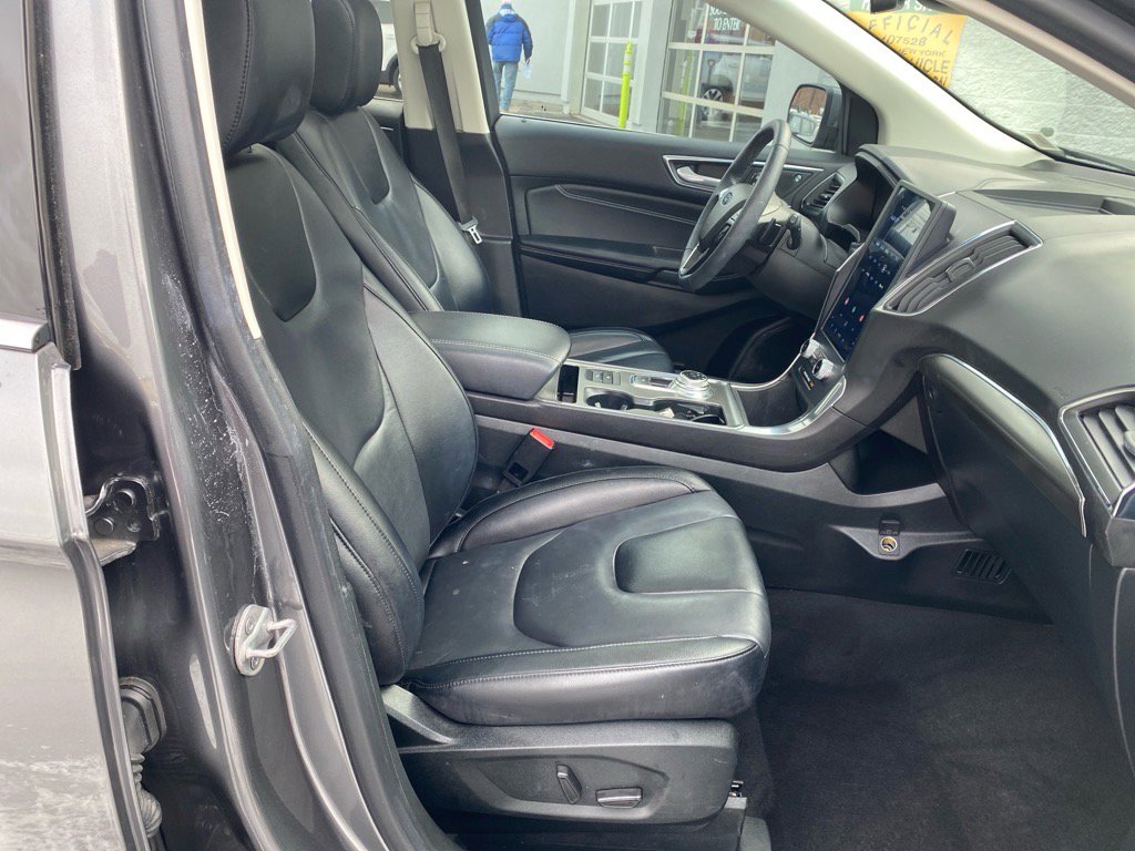 Used 2022 Ford Edge Titanium w/ Class II Trailer Tow Package image 25