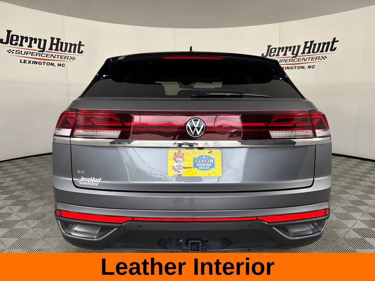 Used 2025 Volkswagen Atlas Cross Sport SE FWD image 6