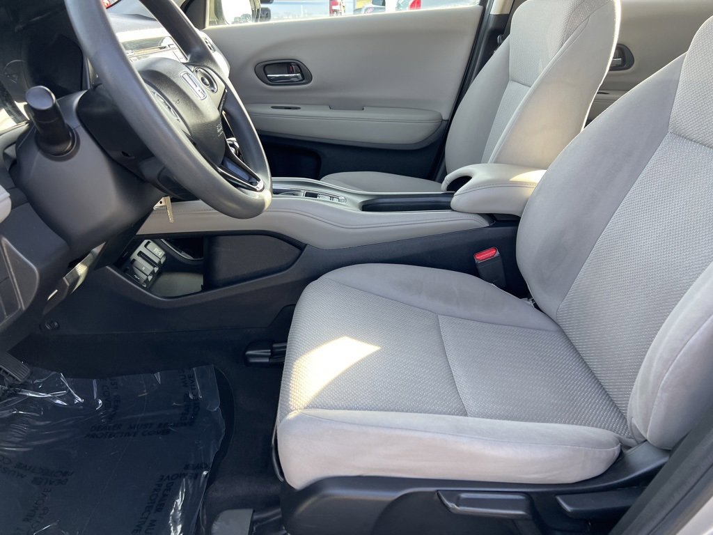 Used 2017 Honda HR-V LX image 19