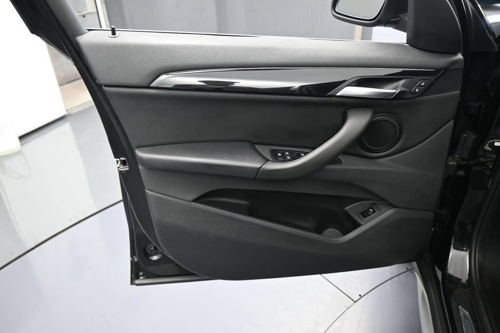 Used 2020 BMW X1 sDrive28i w/ Convenience Package FWD image 13