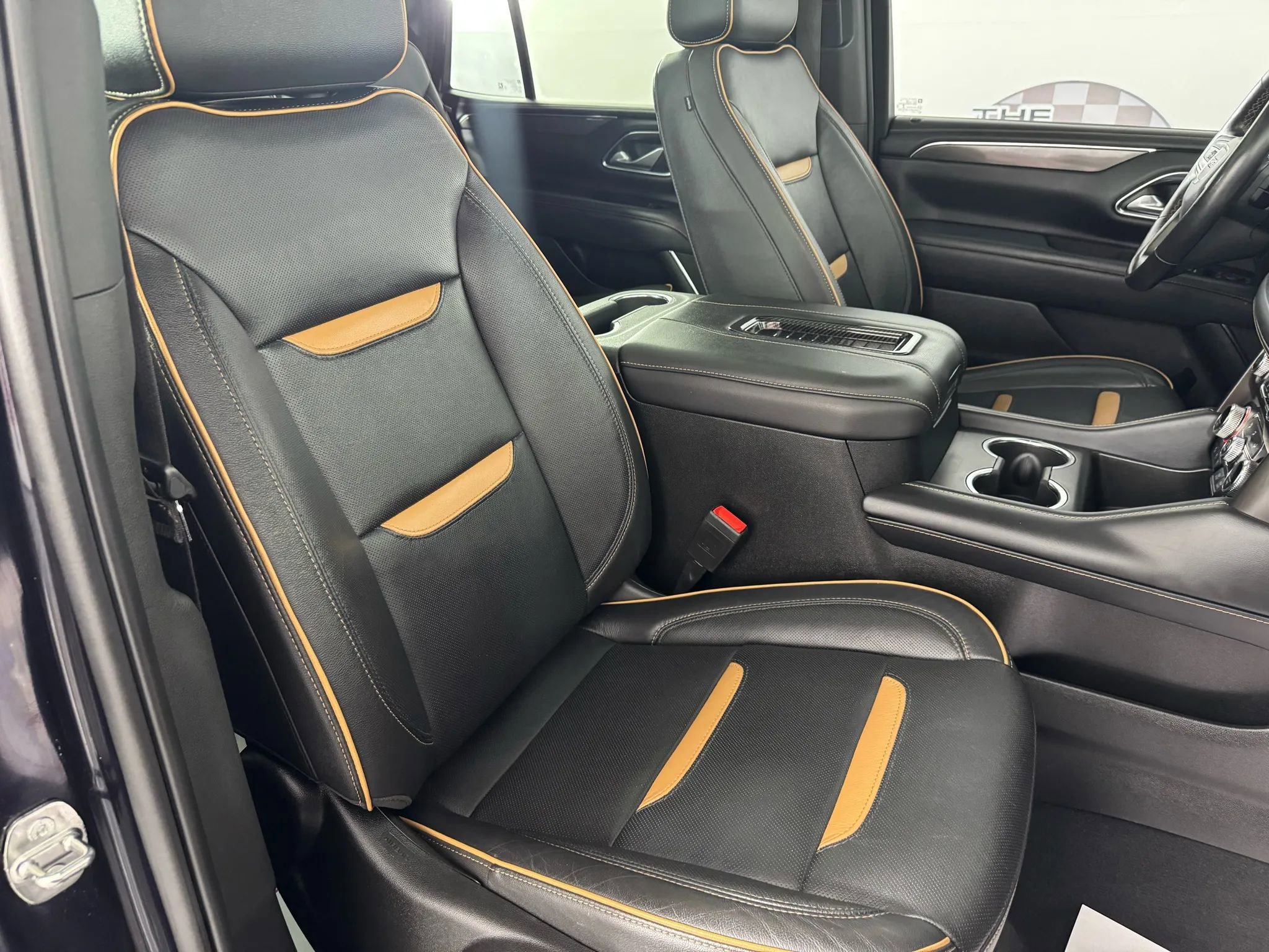 Used 2022 GMC Yukon AT4 image 37