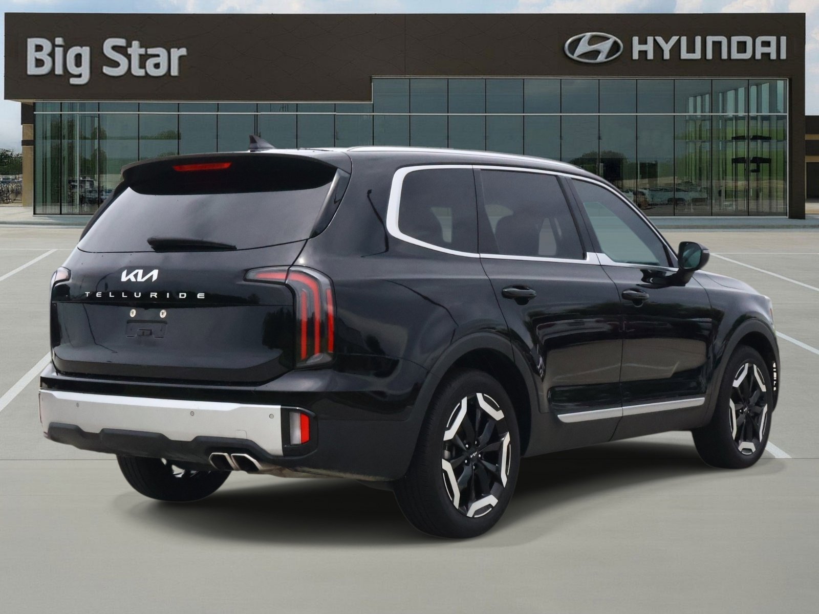 Used 2024 Kia Telluride EX w/ EX Captain's Chair Package FWD image 4