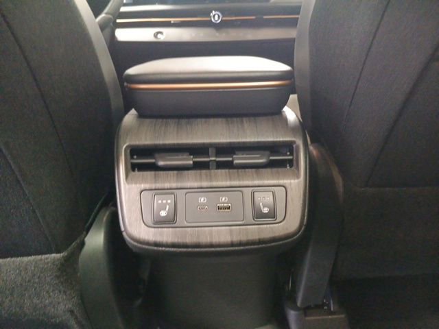 Used 2024 Nissan Ariya AWD image 29