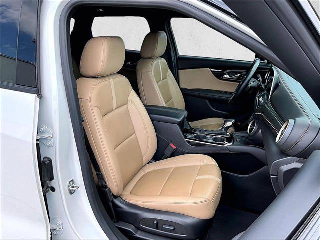 Used 2023 Chevrolet Blazer Premier image 9