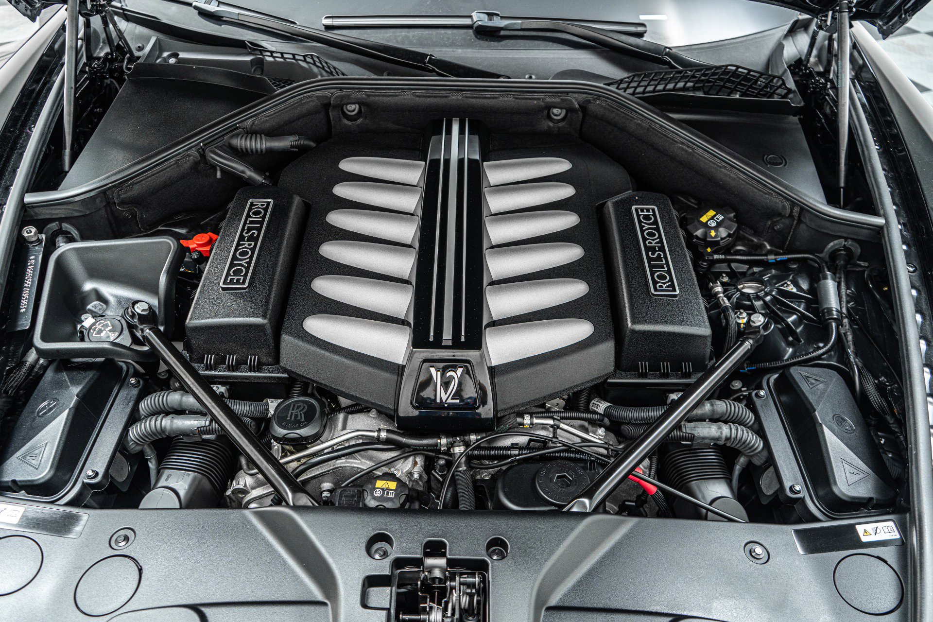 Used 2015 Rolls-Royce Wraith image 12