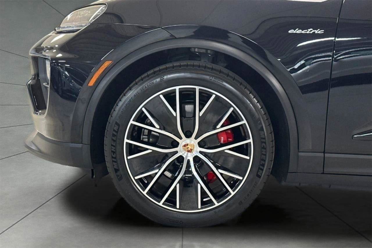 New 2025 Porsche Macan 4S Electric image 64