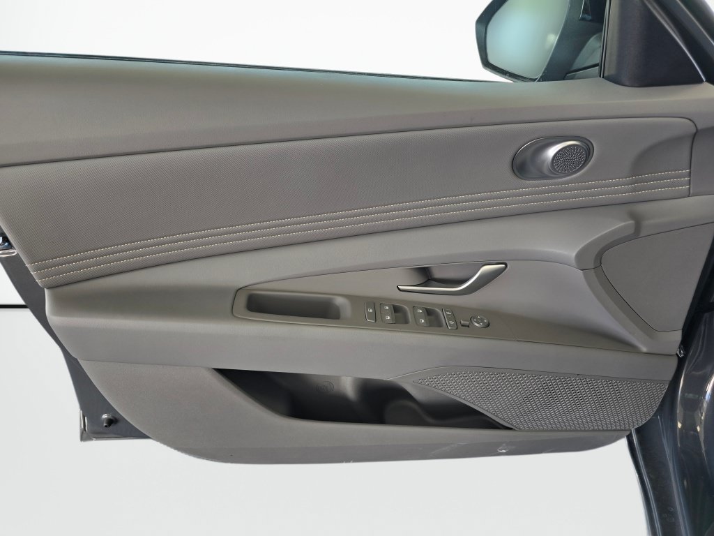 New 2026 Hyundai Elantra SEL Sport Premium FWD image 32
