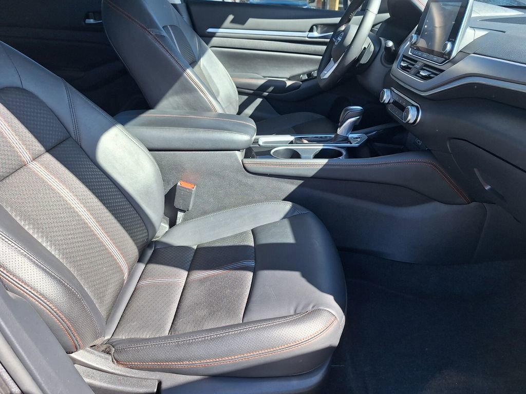 Used 2025 Nissan Altima 2.5 SR image 26