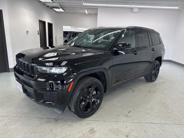 Used 2023 Jeep Grand Cherokee L Laredo image 4