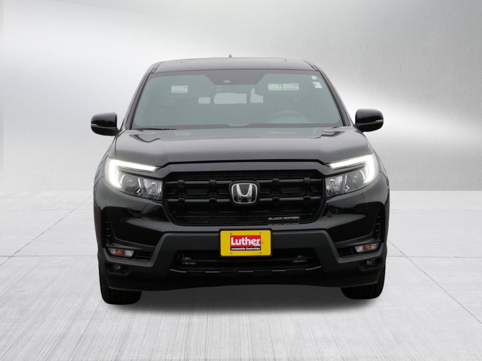 Used 2025 Honda Ridgeline Black Edition image 2